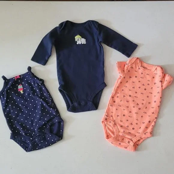 Bundle of girls clothes 3mo - description of each item below - Picture 5 of 8